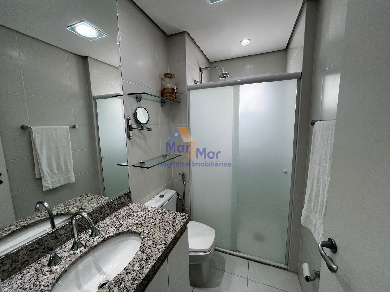 Apartamento Frente ao Mar, Praia da Enseada - GUARUJÁ - SP