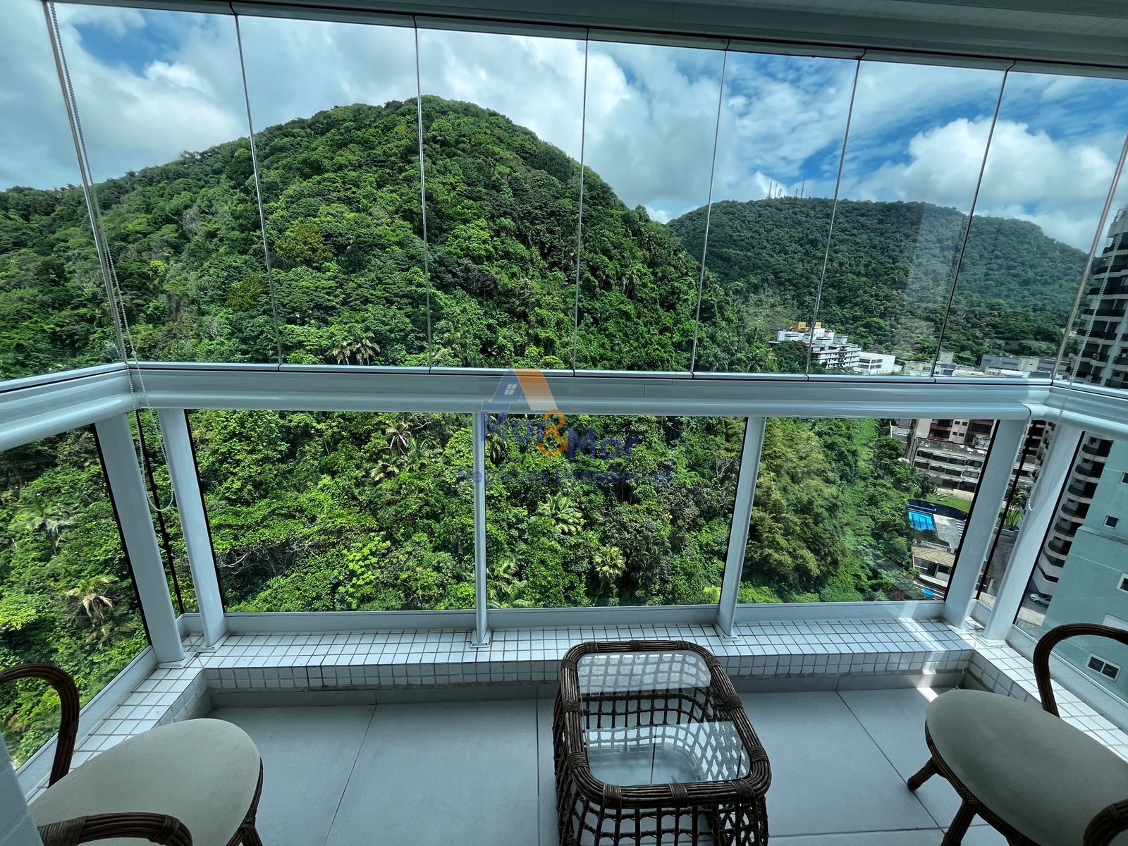 Apartamento Frente ao Mar, Praia da Enseada - GUARUJÁ - SP
