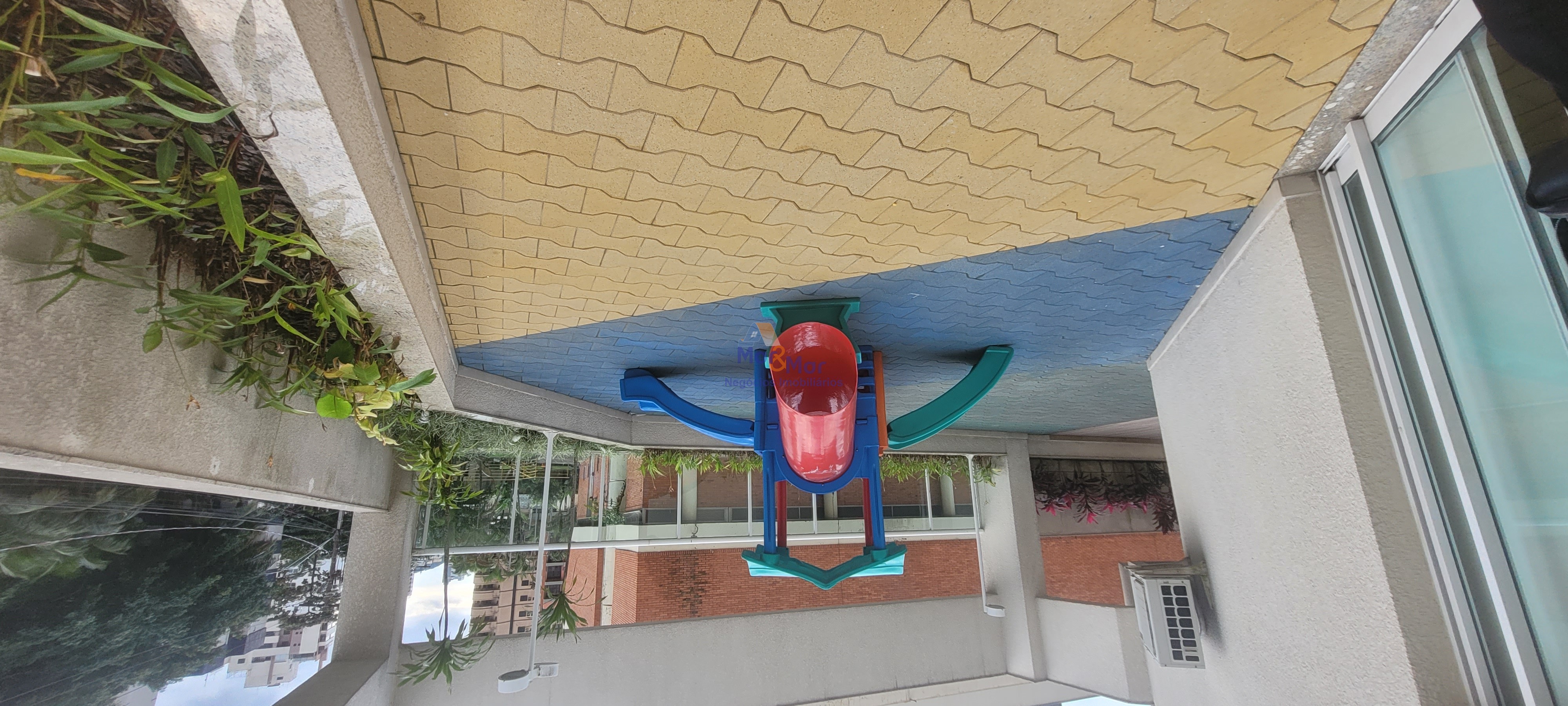 Apartamento na Praia da Enseada, Guarujá - SP