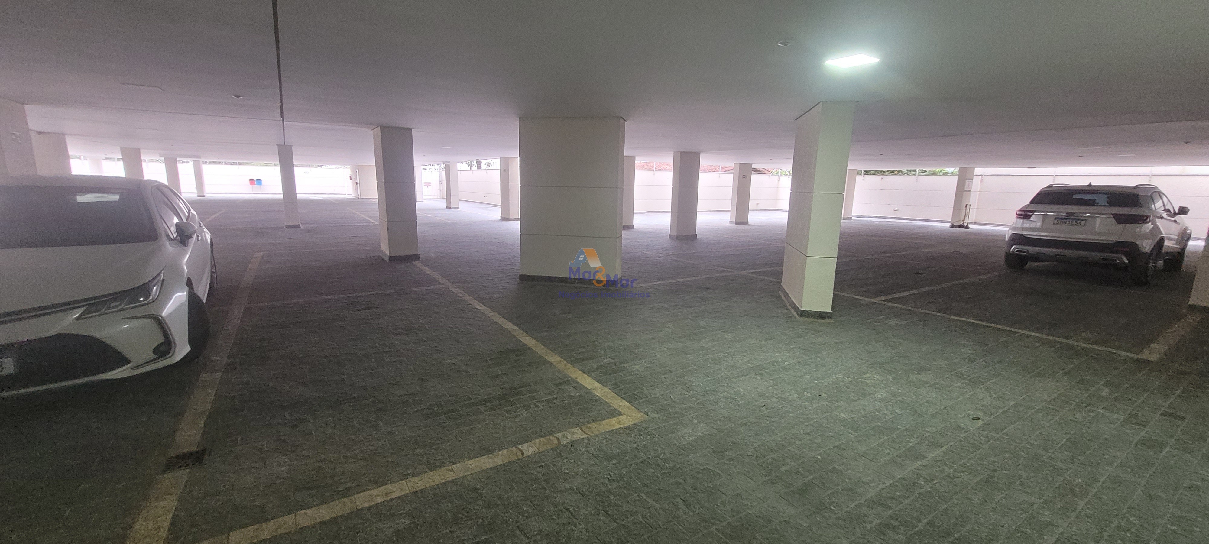 Apartamento na Praia da Enseada, Guarujá - SP