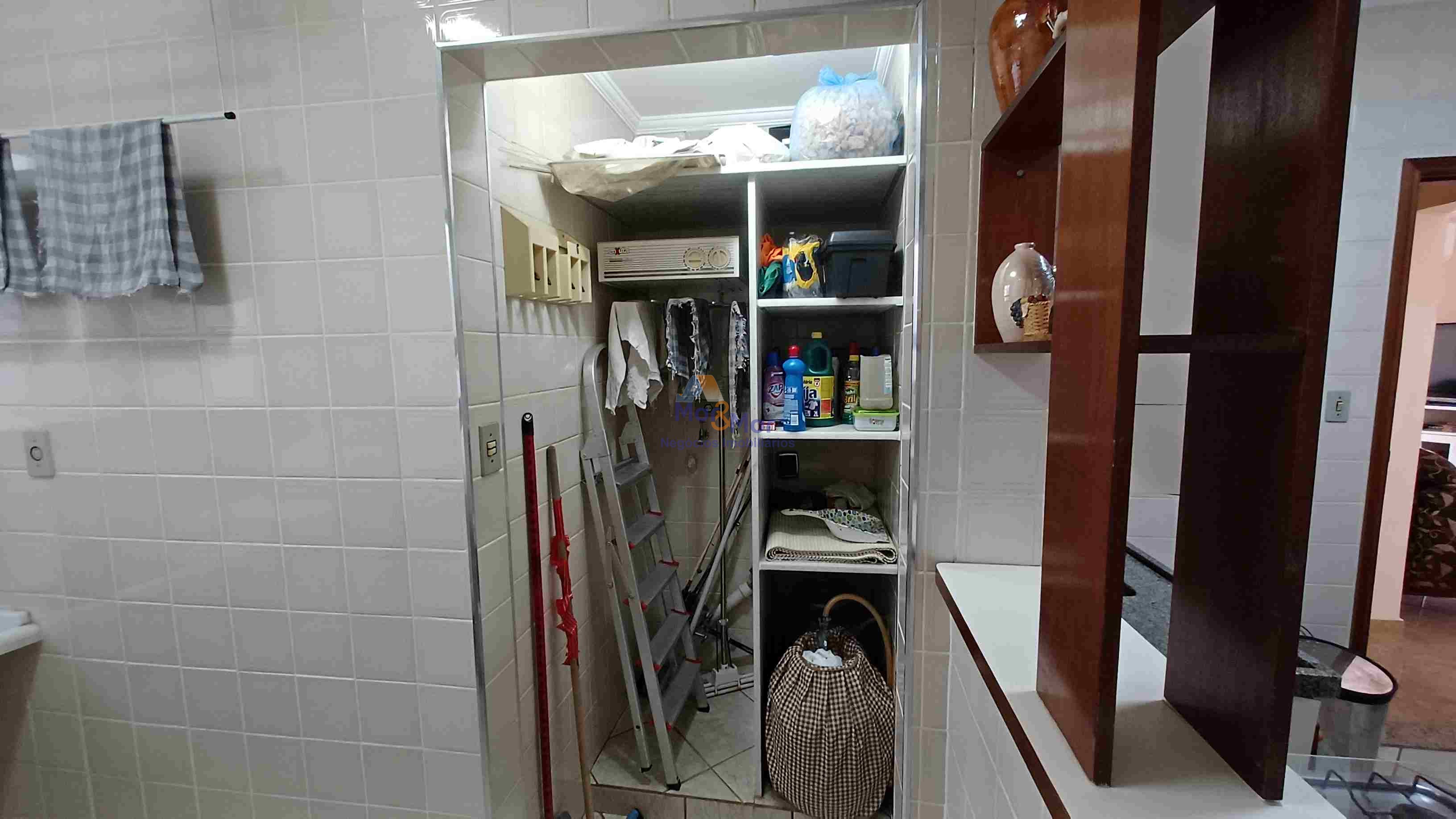 Apartamento na Praia da Enseada, Guarujá - SP