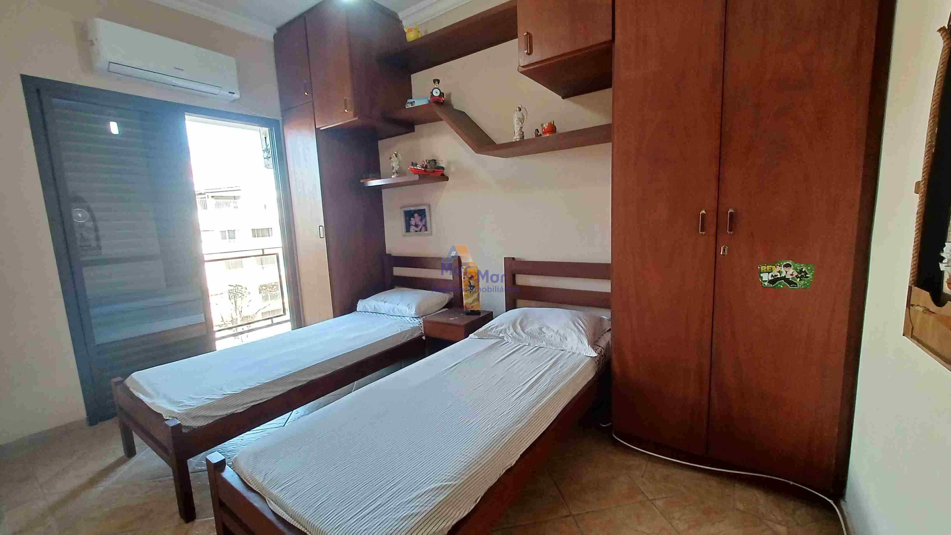 Apartamento na Praia da Enseada, Guarujá - SP