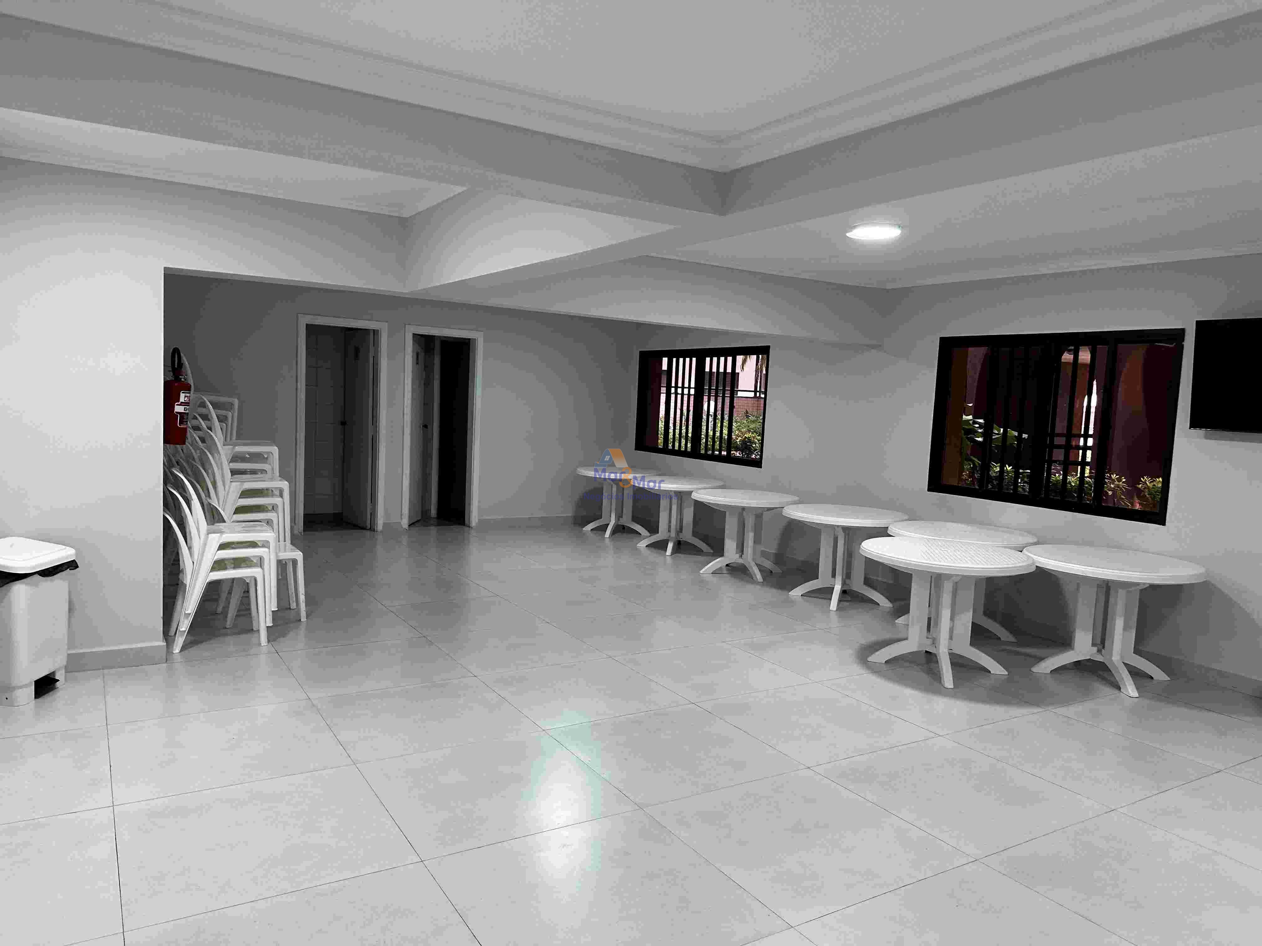 Apartamento na Praia das Pitangueiras, Guarujá - SP