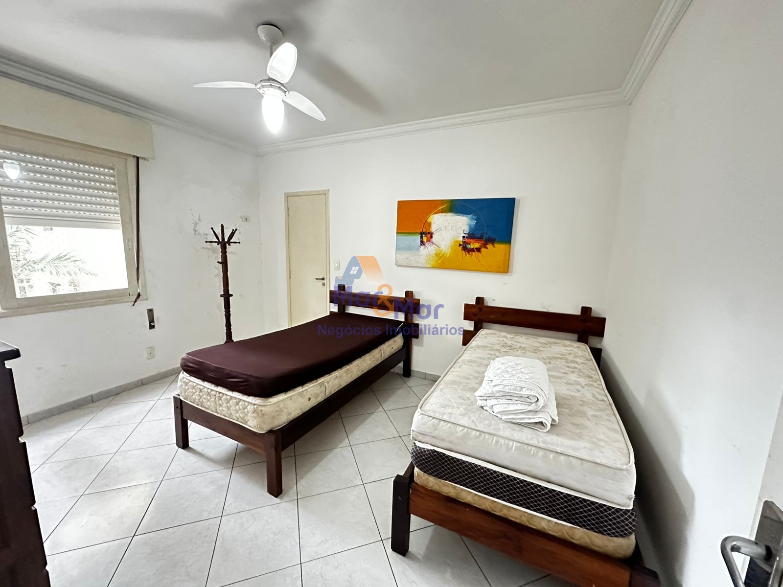 Apartamento na Praia das Pitangueiras, Guarujá - SP