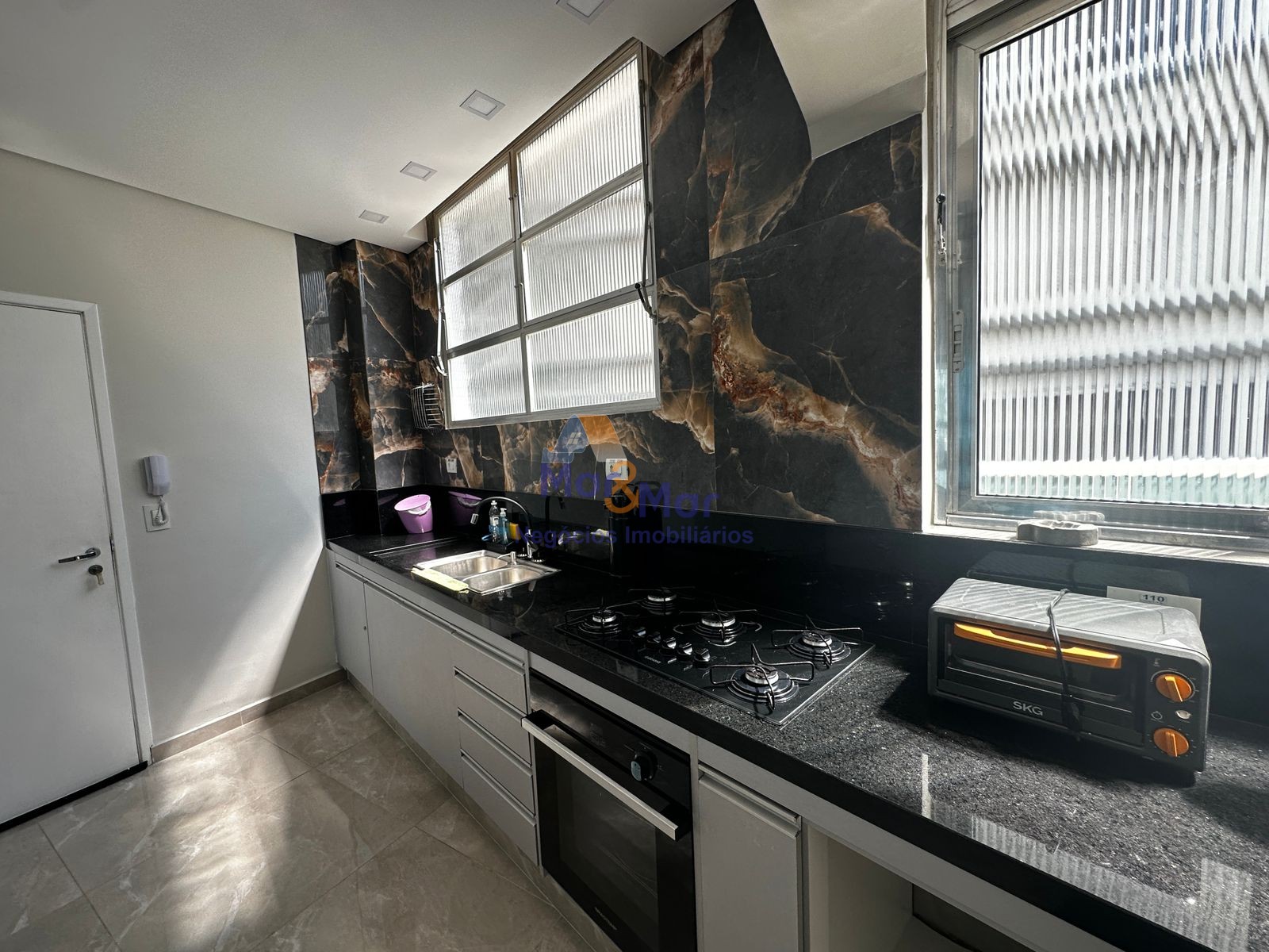 Apartamento Frente ao Mar nas Pitangueiras, Guarujá - SP