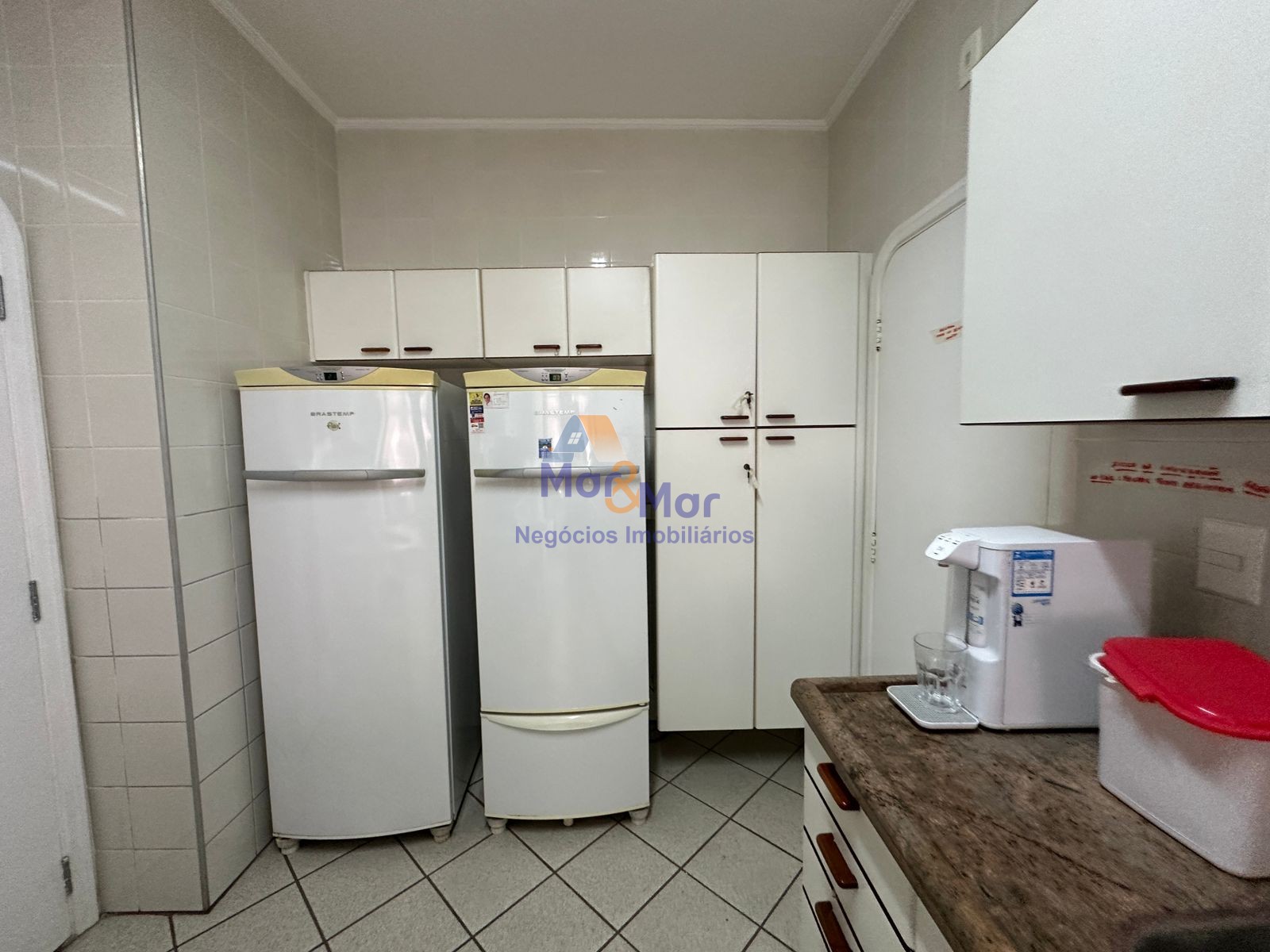 Apartamento na Praia das Pitangueiras, Guarujá - SP