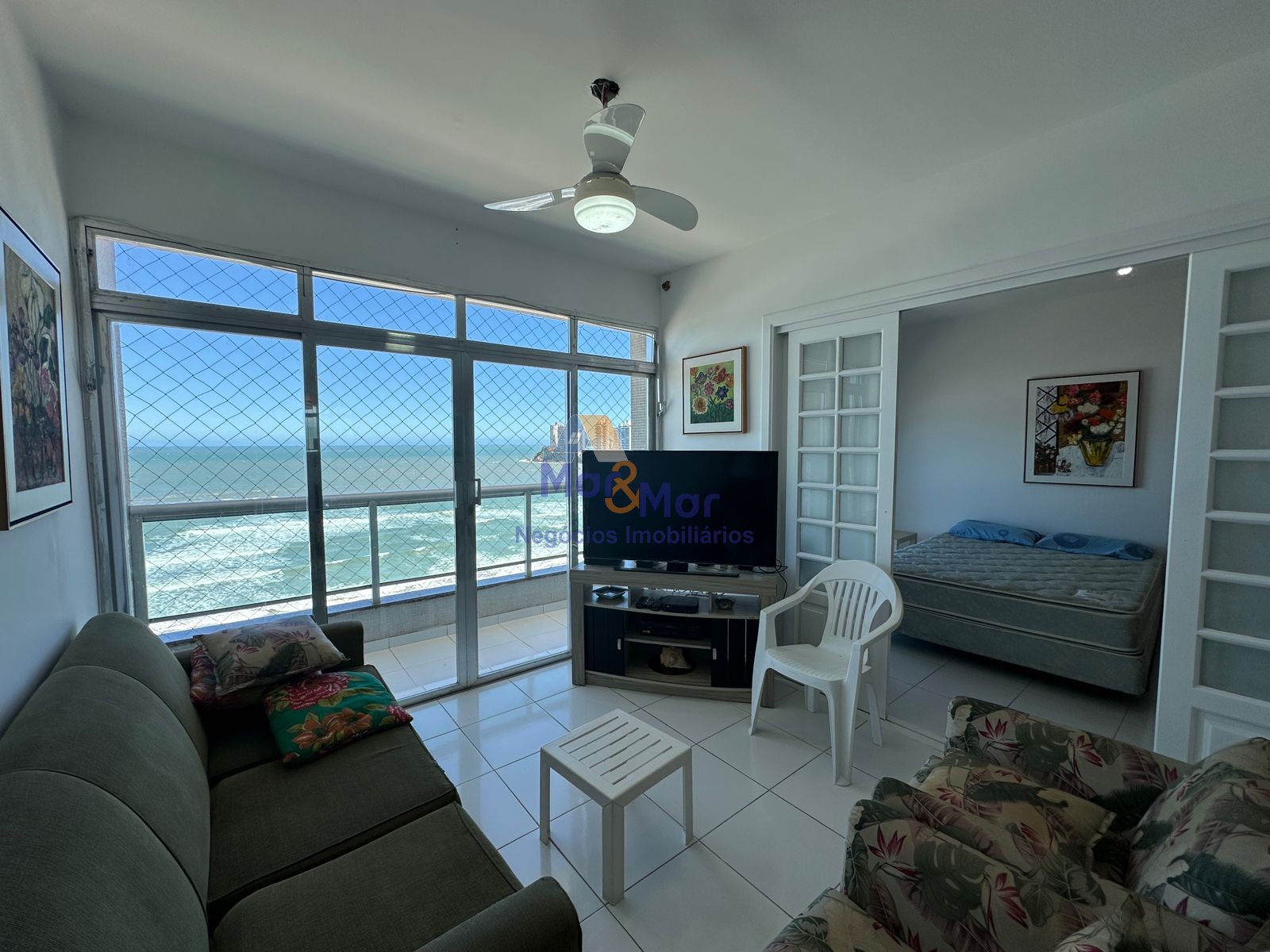 Apartamento Frente ao Mar, Praia Pitangueiras, Guarujá - SP