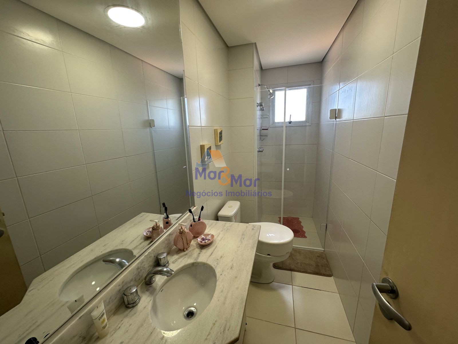 Apartamento na Praia das Astúrias, Guarujá - SP