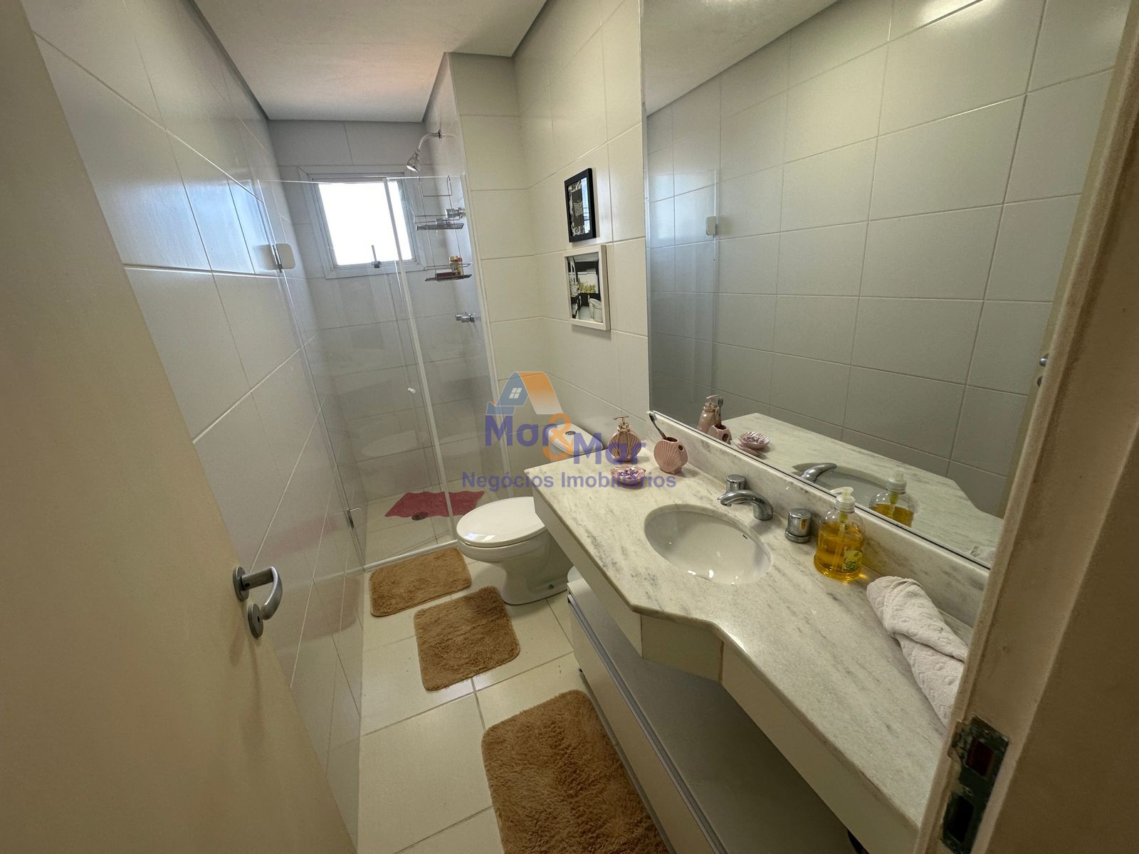 Apartamento na Praia das Astúrias, Guarujá - SP