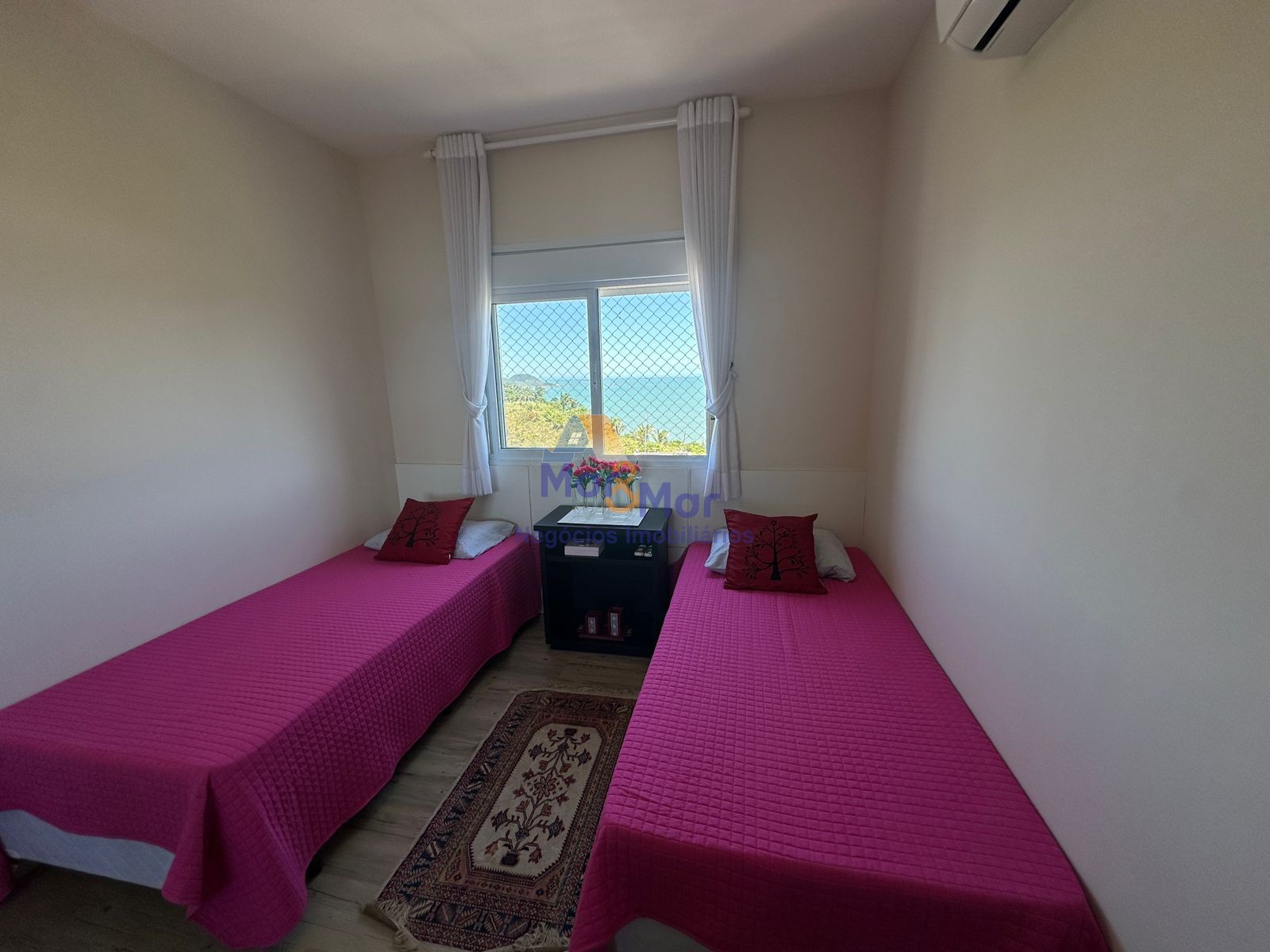 Apartamento na Praia das Astúrias, Guarujá - SP
