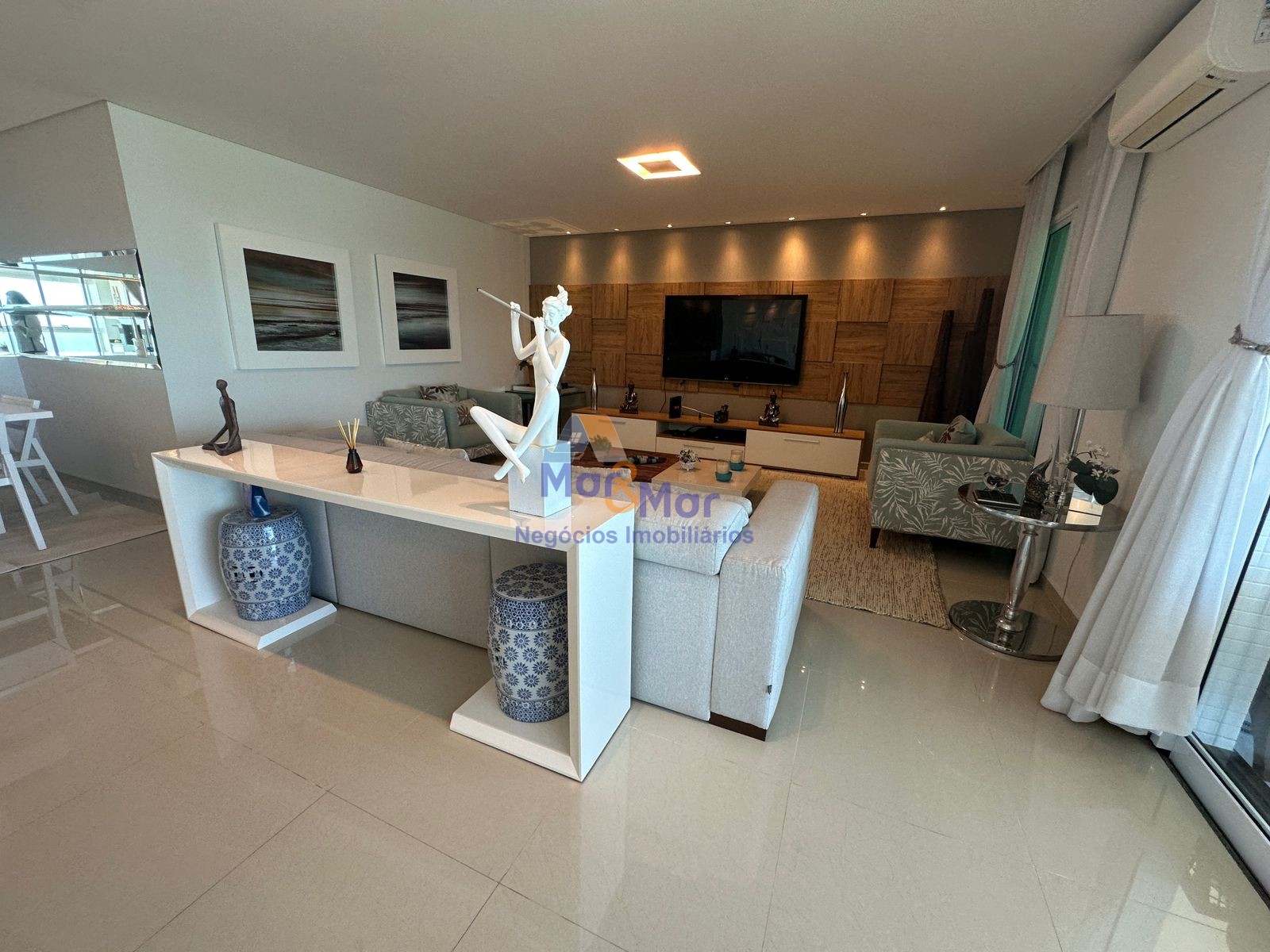 Apartamento Frente ao Mar, Praia da Enseada, Guarujá - SP