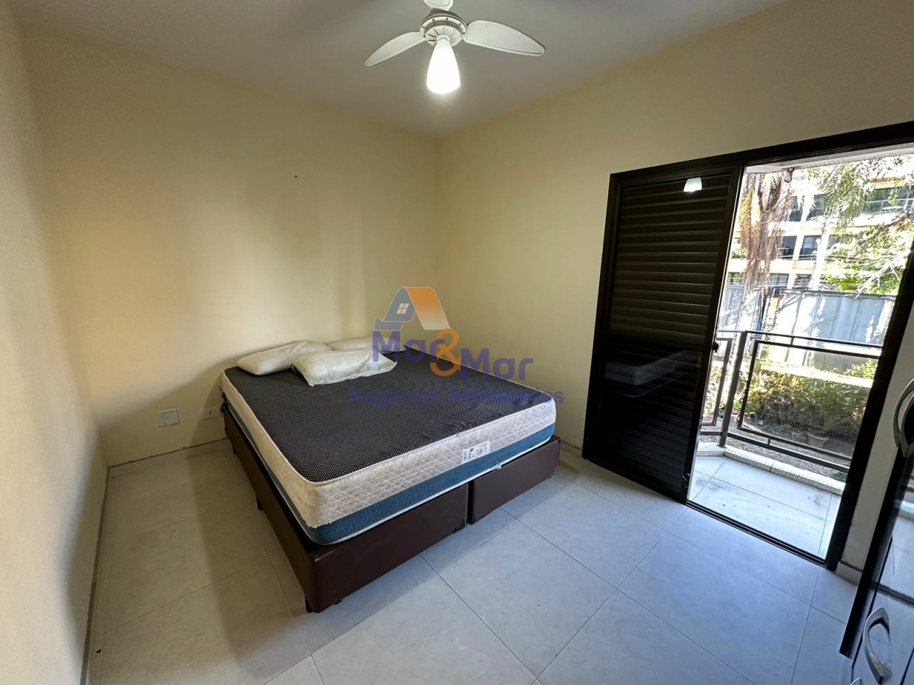 Apartamento na Praia da Enseada, Guarujá - SP